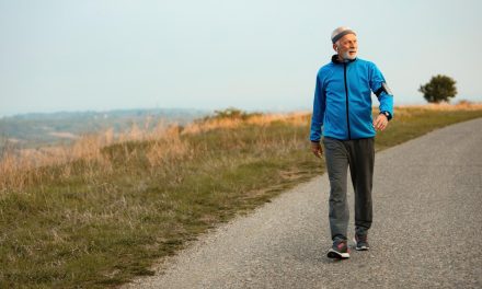 Jalan Kaki Sepuluh Menit Bisa Perbaiki Kesehatan Mental