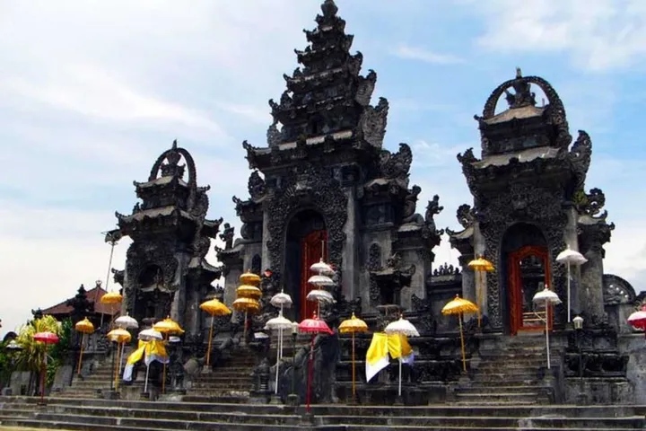 Tempat Ibadah Umat Hindu Untuk Memuja Tuhan