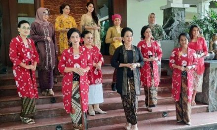 Pakaian Tradisional Indonesia Khususnya Untuk Perempuan