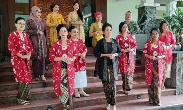 Pakaian Tradisional Indonesia Khususnya Untuk Perempuan
