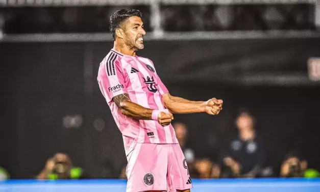 Pemain Sepak Bola Luis Suarez Yang Memiliki Kontroversi Besar