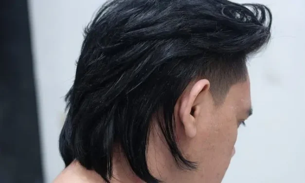 Style Rambut Yang Sedang Trend Berbentuk Mullet