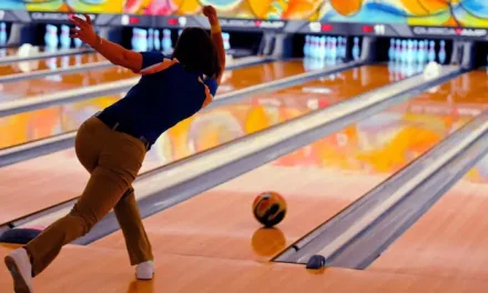 Sebuah Olahraga Rekreasi Yaitu Permainan Bola Bowling