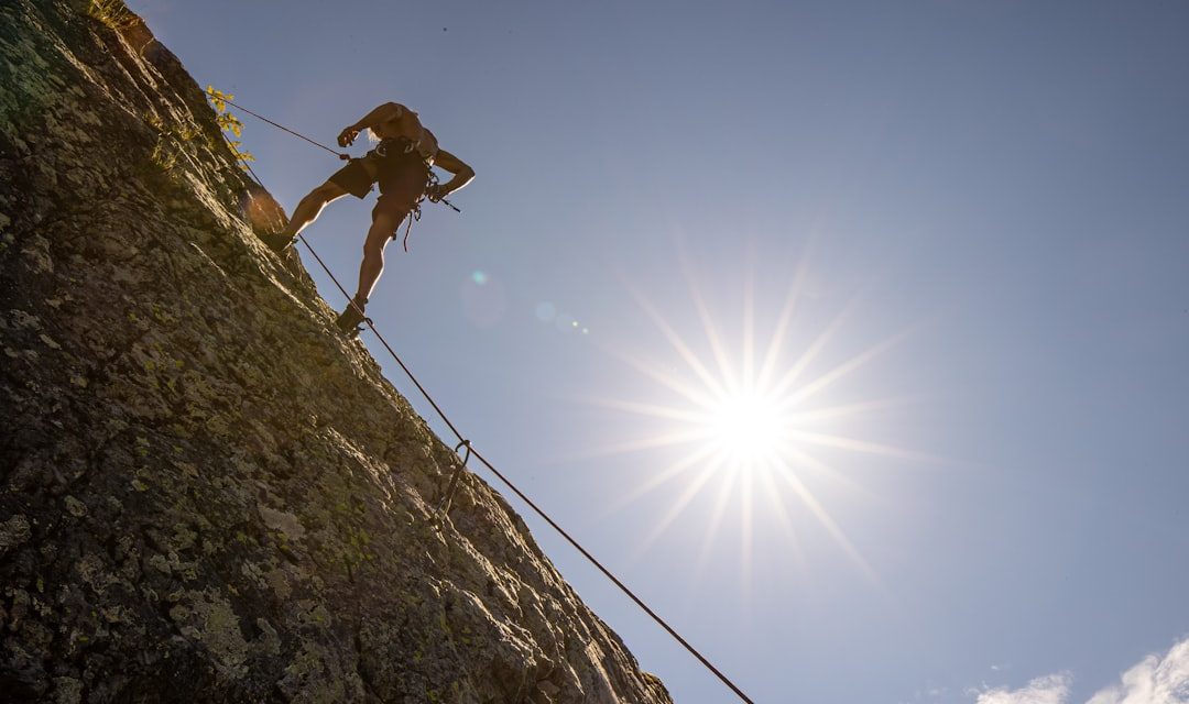 Kegiatan Repelling Merupakan Olahraga Yang Ekstrem
