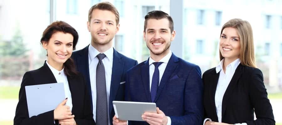 Pekerja Profesional Serius Dan Fokus Dalam Menjalankannya