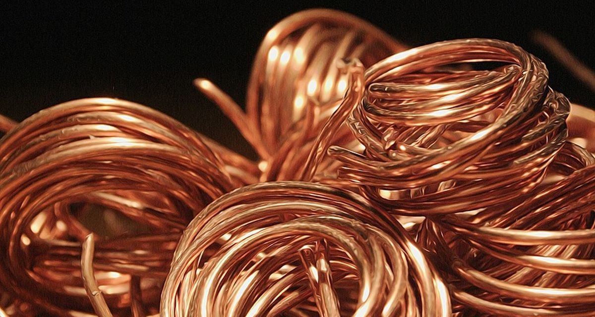 Sebuah Benda Tembaga Atau Juga Sejenis Logam