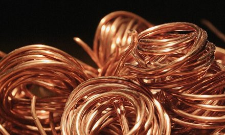 Sebuah Benda Tembaga Atau Juga Sejenis Logam