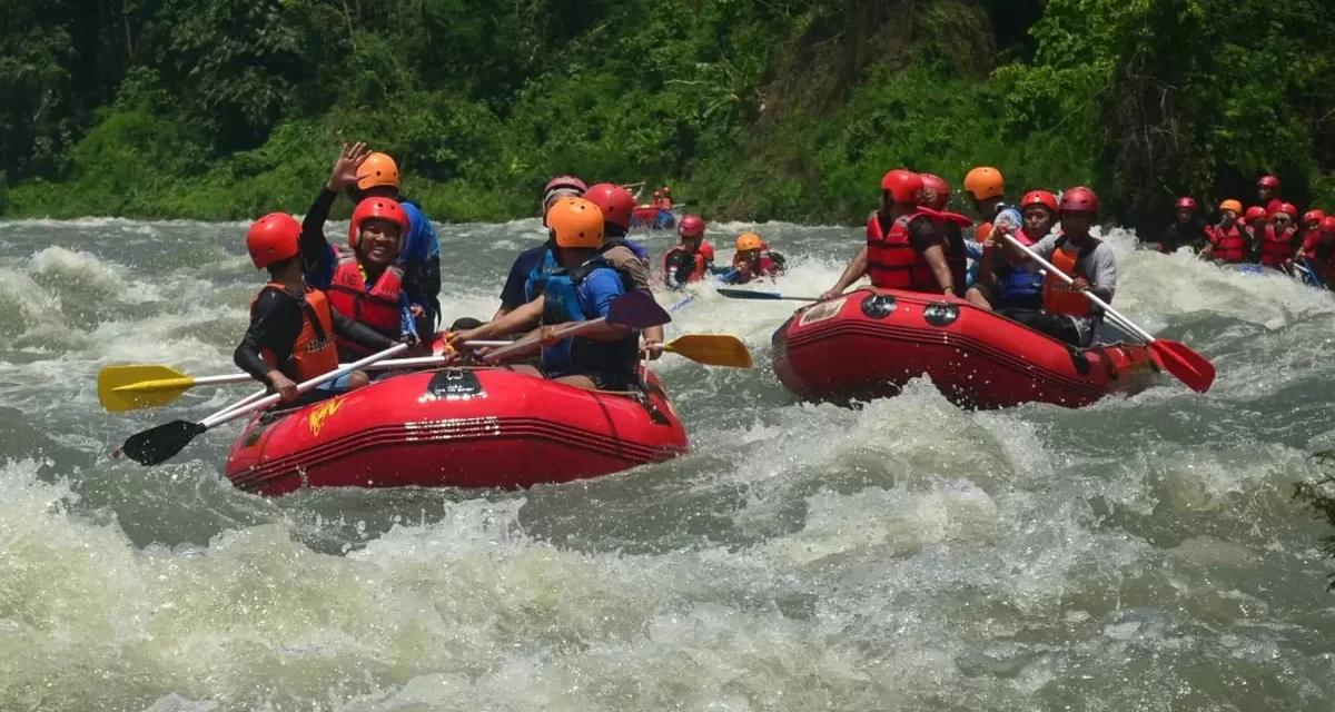 Olahraga Ekstrem Adrenalin Di Air Arung Jeram