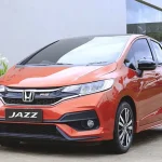Kendaraan Hatcback Sebuah Mobil Honda Jazz
