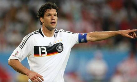 Seorang Pesepakbola Jerman Michael Ballack Yang Lincah
