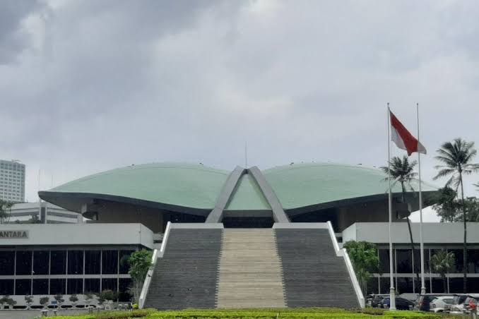 Suatu Lembaga Negara DPR Dalam Menerima Masukan Rakyat