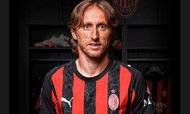 Pesepakbola Gelandang Terbaik Luka Modric Dari Kroasia