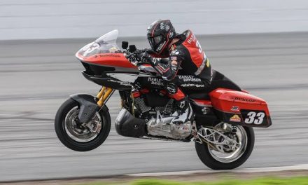 Suatu Kendaraan Harley Yang Gagah Dan Mewah