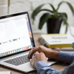 Perangkat Pribadi Laptop Dengan Beberapa Penggunaan Penting