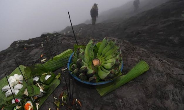 Hidangan Segala Makanan Dan Bentuk Sebagai Sesajen