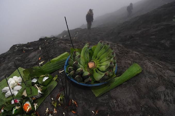 Hidangan Segala Makanan Dan Bentuk Sebagai Sesajen