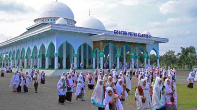 Suatu Tempat Pesantren Untuk Belajar Ilmu Agama