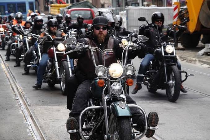 Sekelompok Anak Motoran Atau Geng Yang Berbahaya