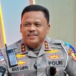 Sebuah Aparat Kepolisian Negara Memberikan Kontribusi