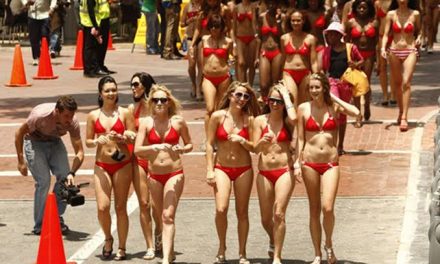 Baju Pakaian Khusus Bikini Untuk Berenang