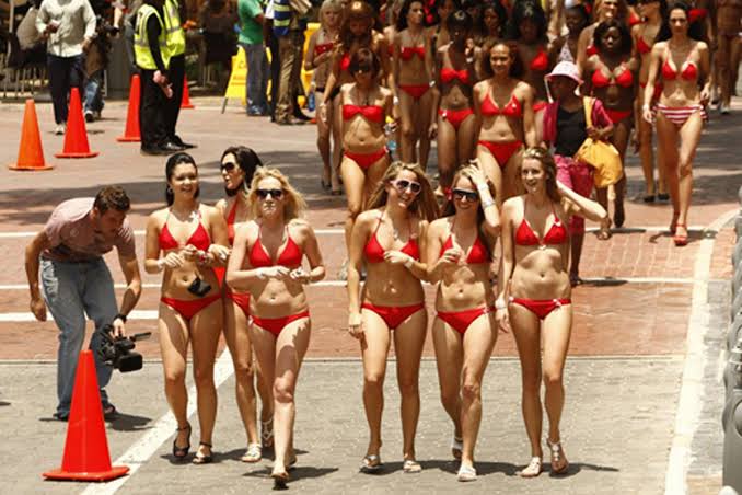 Baju Pakaian Khusus Bikini Untuk Berenang